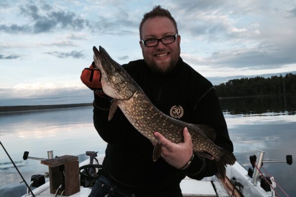 Nu på tisdag 26/4 kl:17:00-21:00 är det dax för årets första gäddtävling.